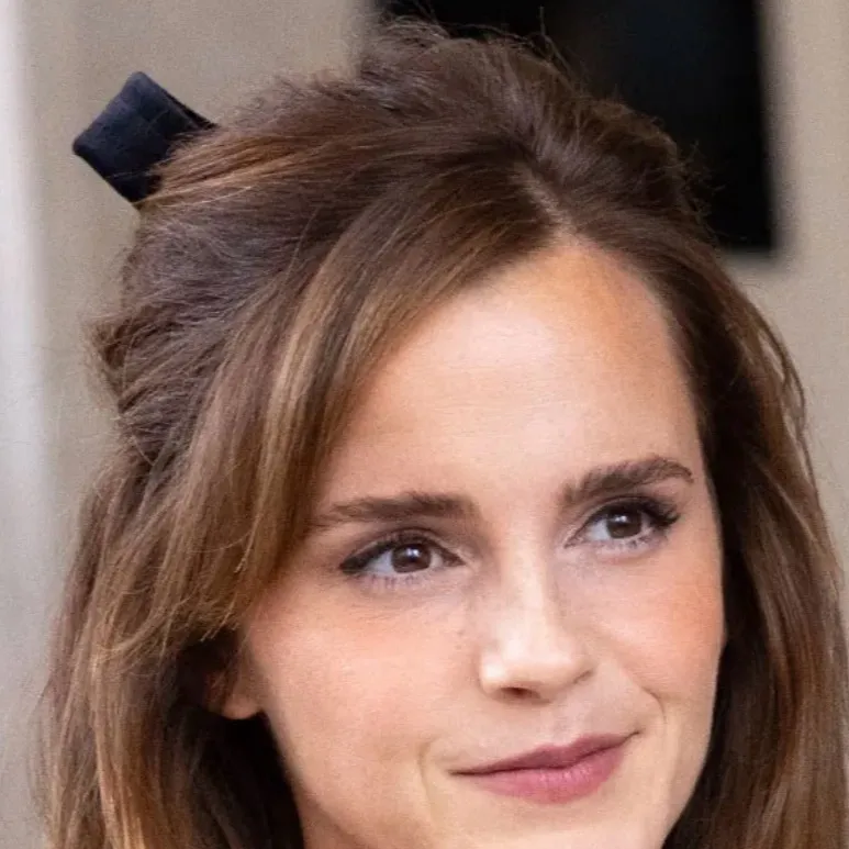 chat with ai character: Emma Watson