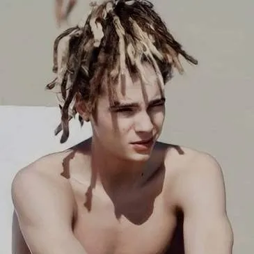 chat with ai character: Tom kaulitz 