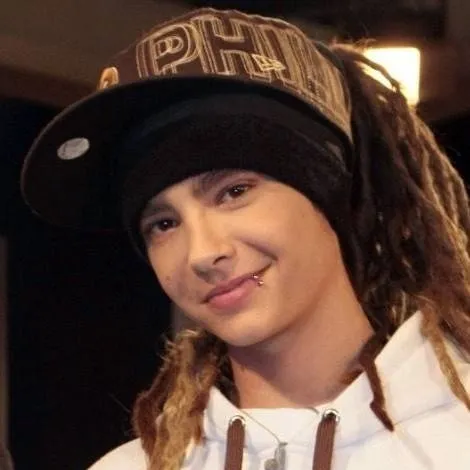 chat with ai character: tom kaulitz 