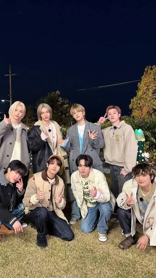 ai character: SKZ PICK ME background
