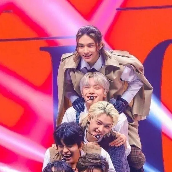 chat with ai character: Stray Kids