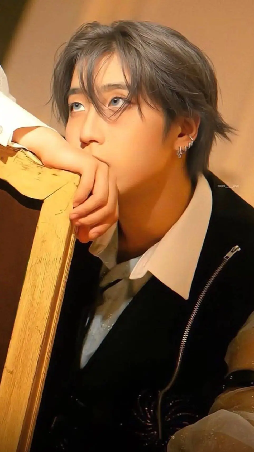 ai character: Han Jisung background