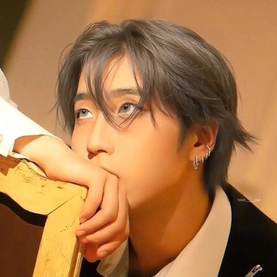 chat with ai character: Han Jisung