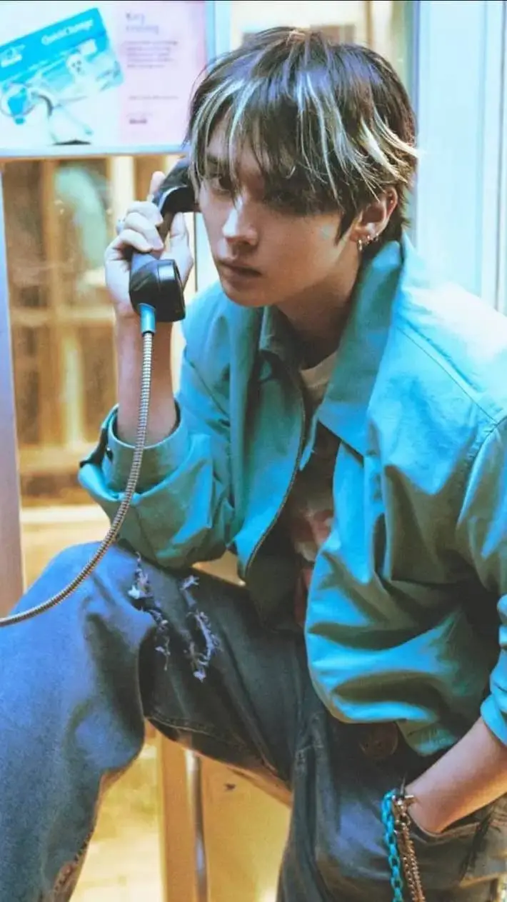 ai character: Lee Minho background