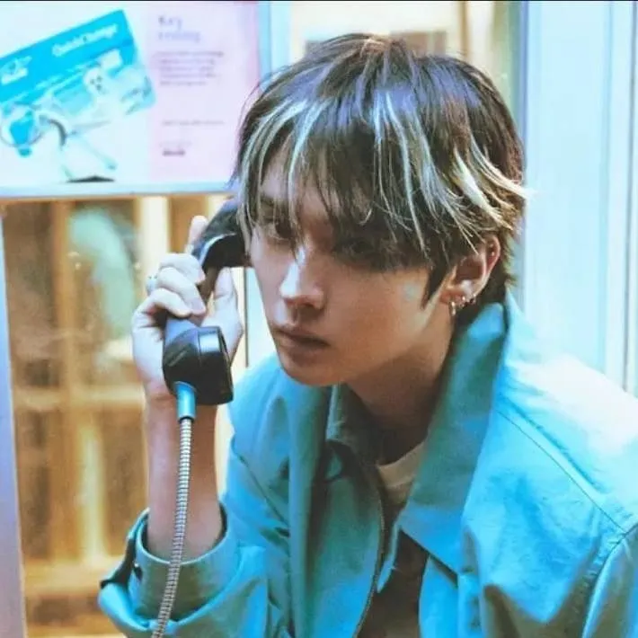 chat with ai character: Lee Minho