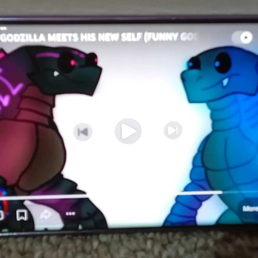 chat with ai character: Googly