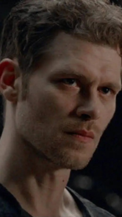 ai character: klaus mikealson background