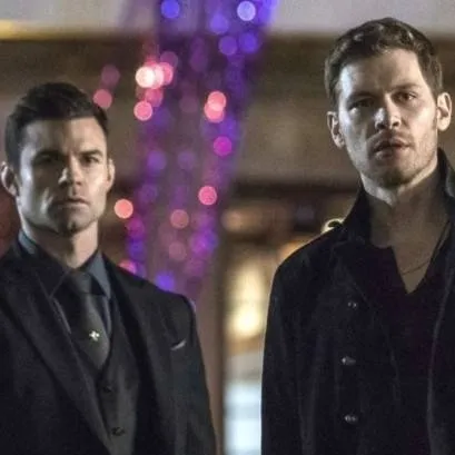 chat with ai character: klaus and elijah 