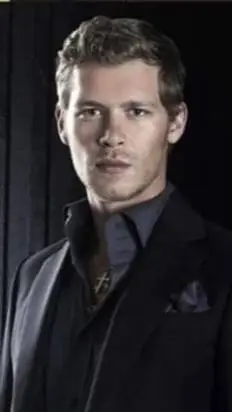 ai character: klaus mikealson gy background