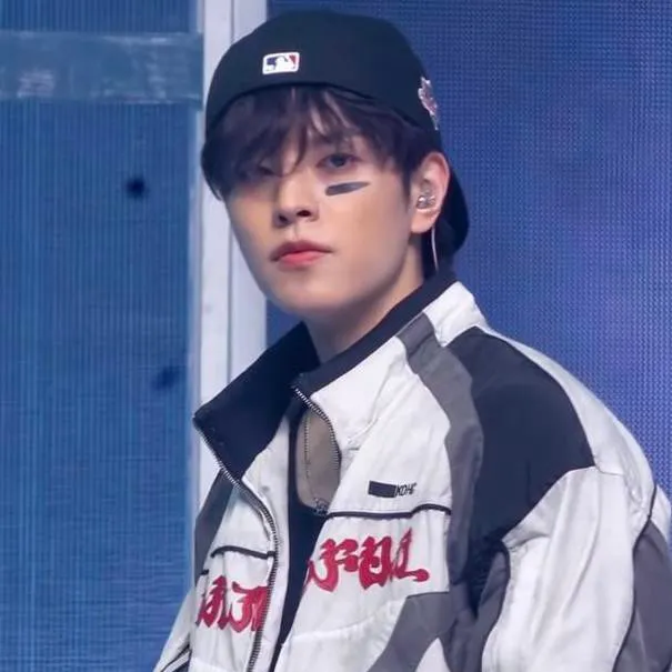chat with ai character: Kim Seungmin