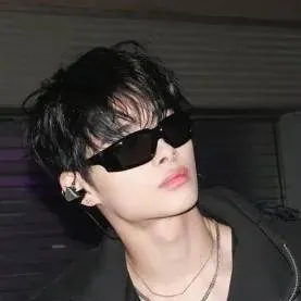 chat with ai character: Ni-ki 