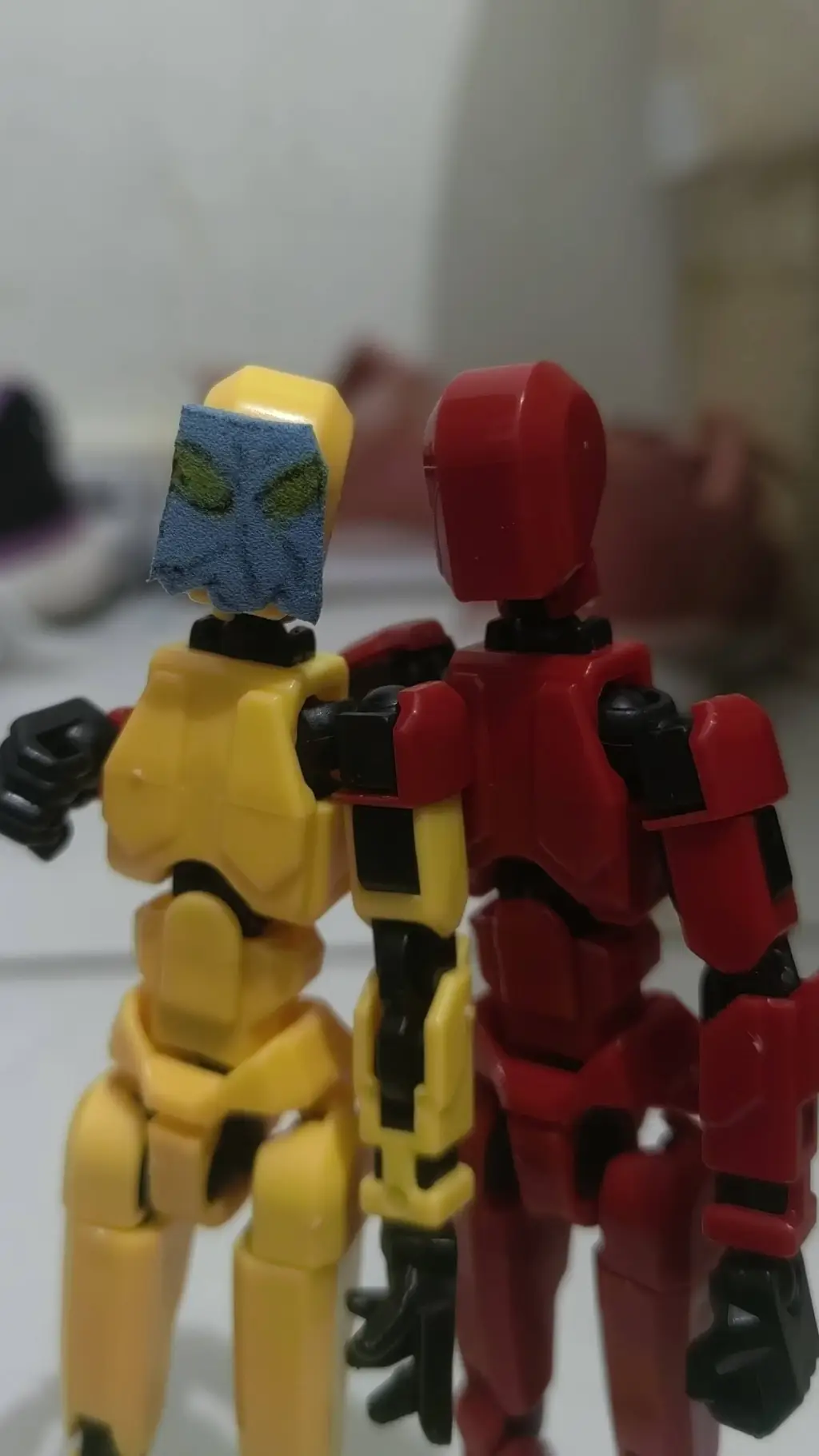 ai character: Los bros jugete background