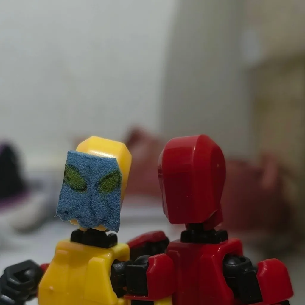 chat with ai character: Los bros jugete