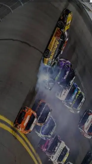 ai character: tu accidente  background