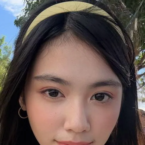 chat with ai character: Lougee Neyra