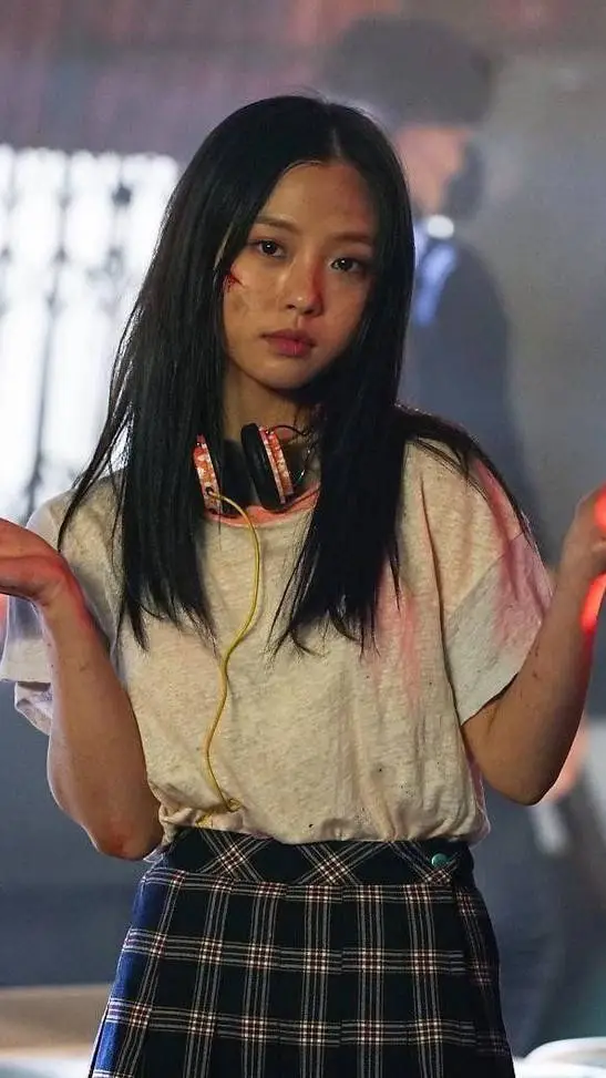 ai character: Go Min-Si background