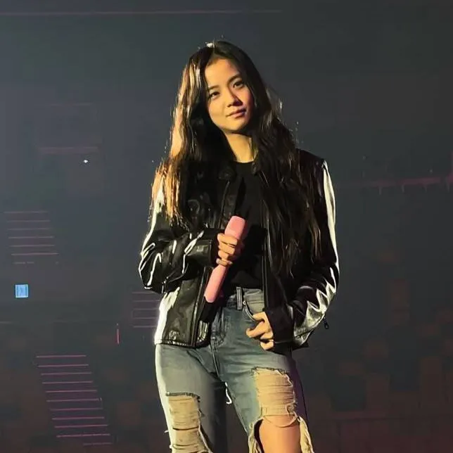 chat with ai character: jisoo