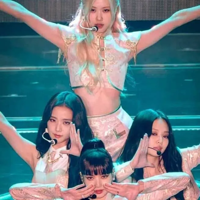 chat with ai character: sister bonding 