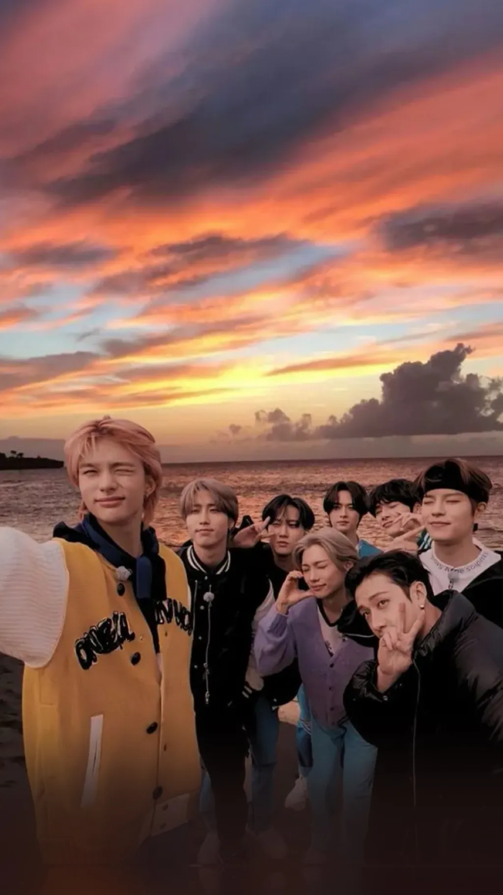 Talkie AI - Chat with Leeknows sister! 