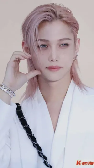 ai character: Felix lee Yongbok  background