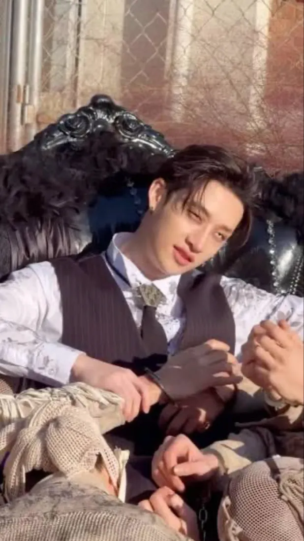 ai character: Vampire Chan  background