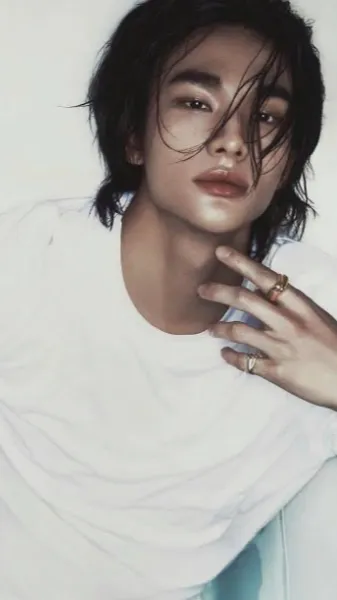 ai character: Hyunjin  background