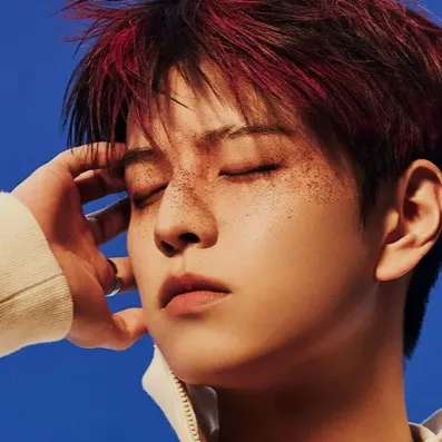 chat with ai character: Kim Seungmin