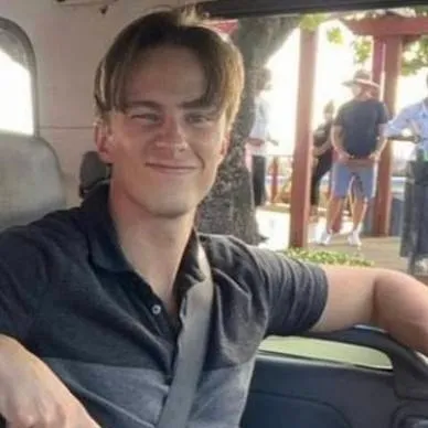 chat with ai character: Rafe Cameron