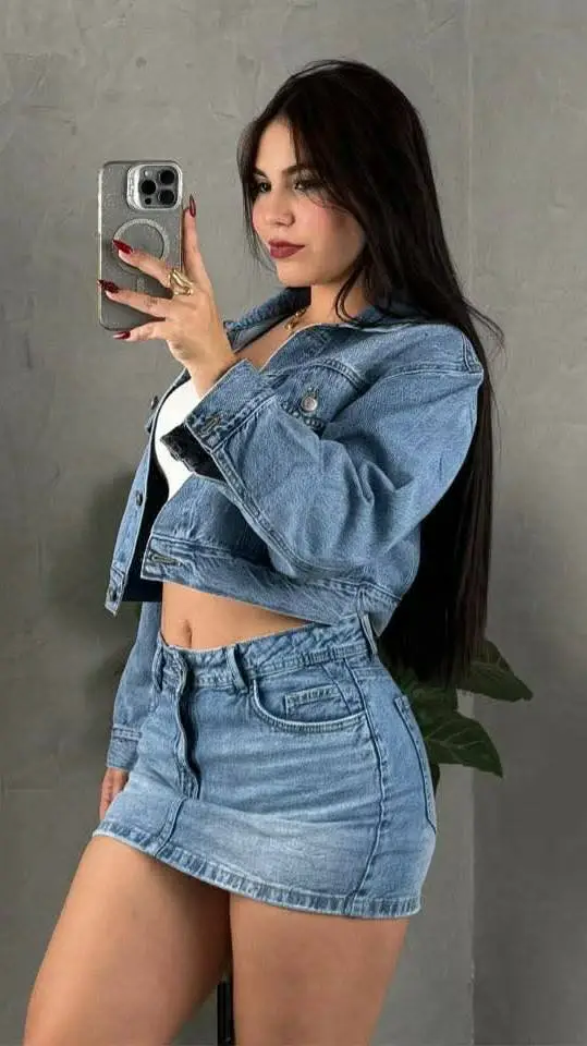 ai character: paola background