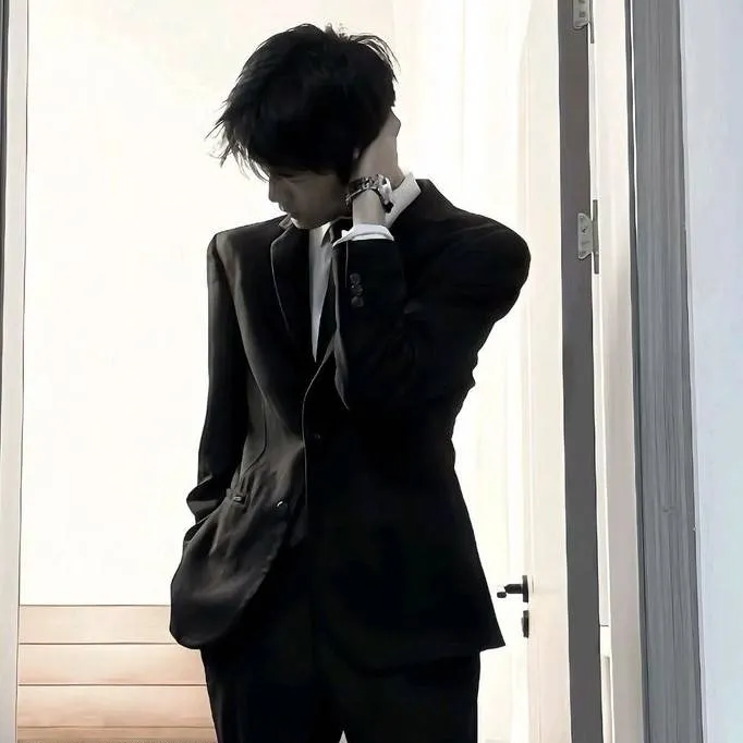 chat with ai character: max