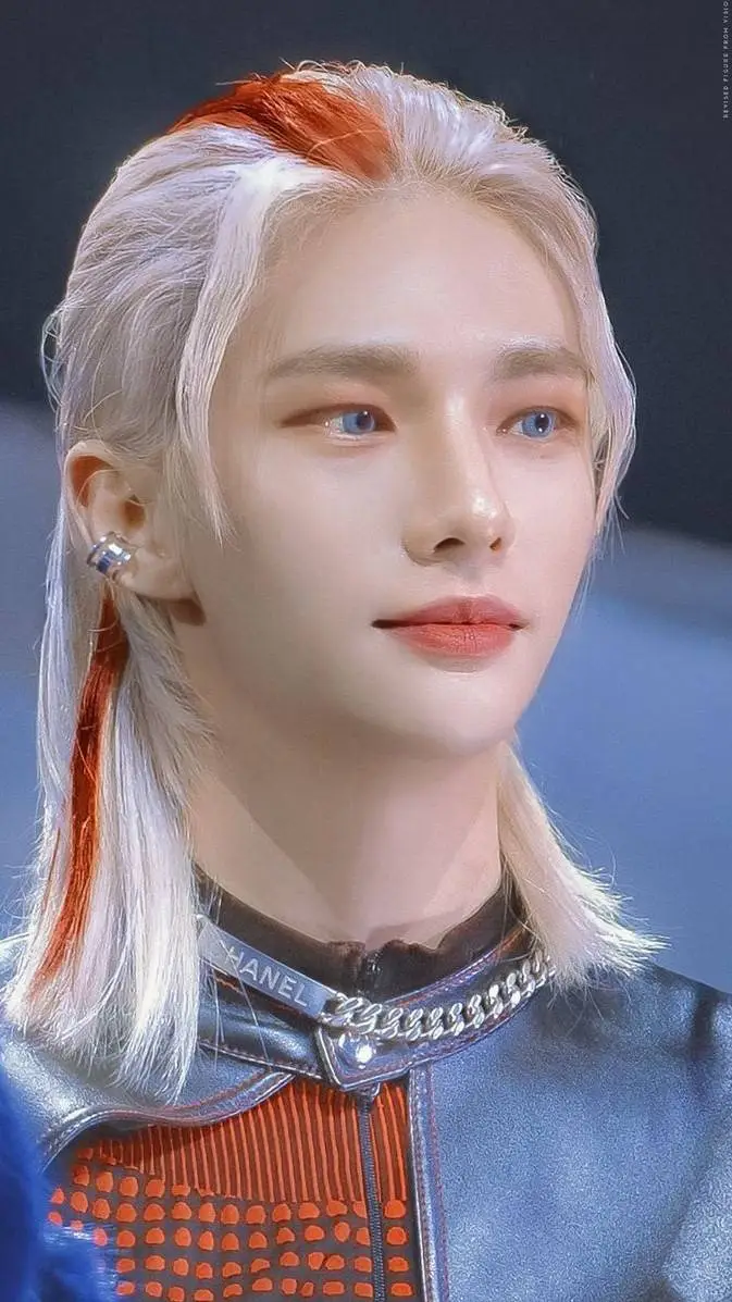ai character: Хёнджин background