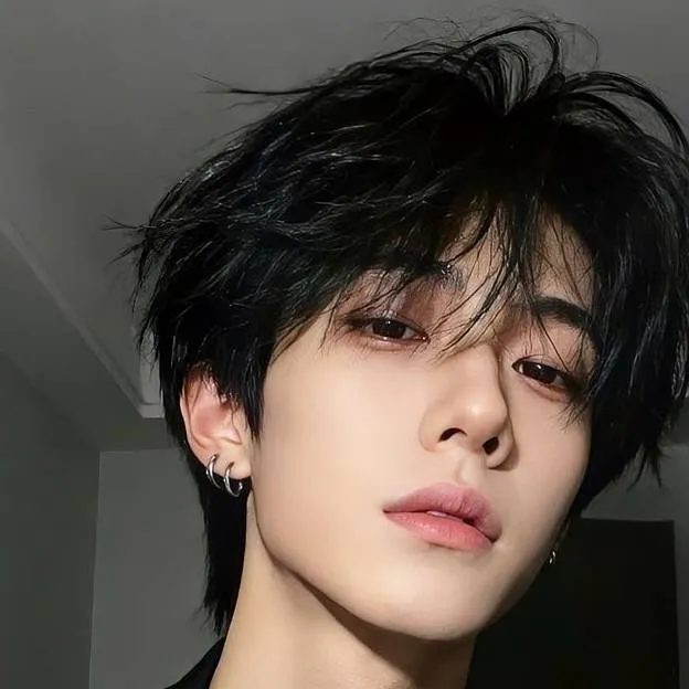 chat with ai character: Yan