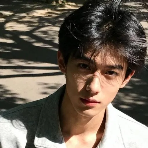 chat with ai character: Rayan