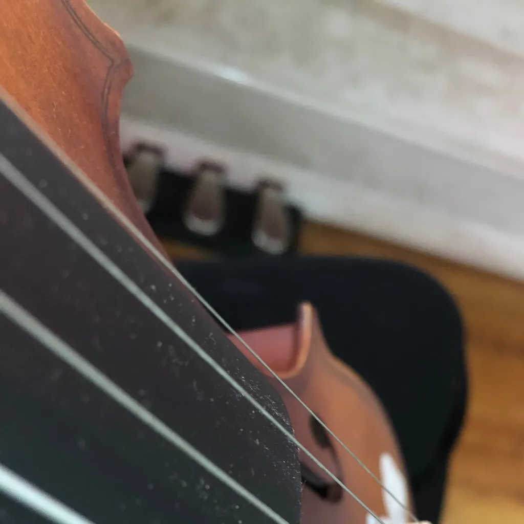 chat with ai character: Violin session 