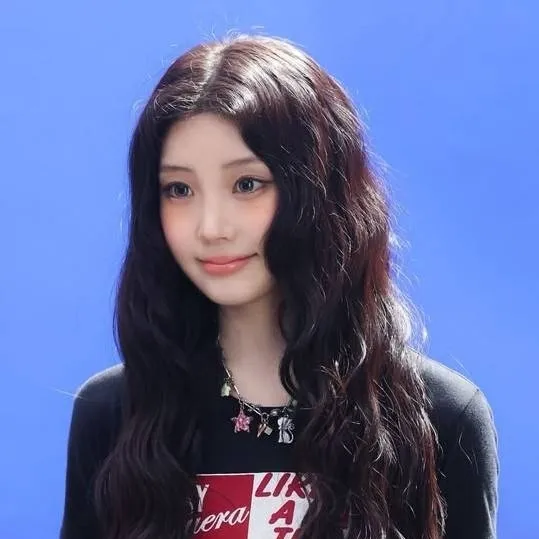 chat with ai character: -`,Wonhee🪼^(ILLIT)
