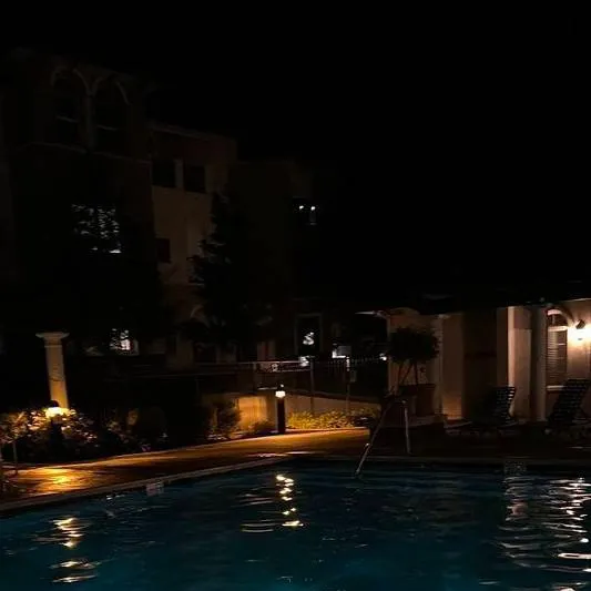 chat with ai character: Pool party 