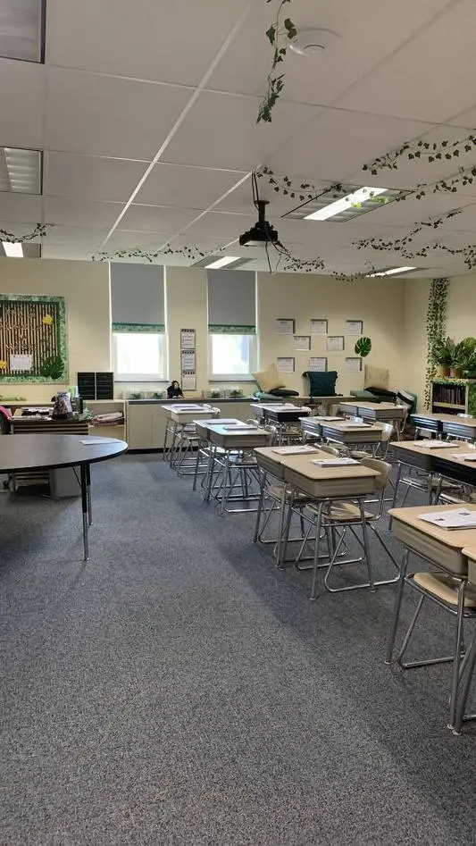 ai character: Classroom! background
