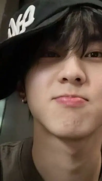 ai character: Jungwon background