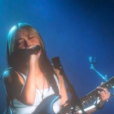 chat with ai character: Hannah Bahng