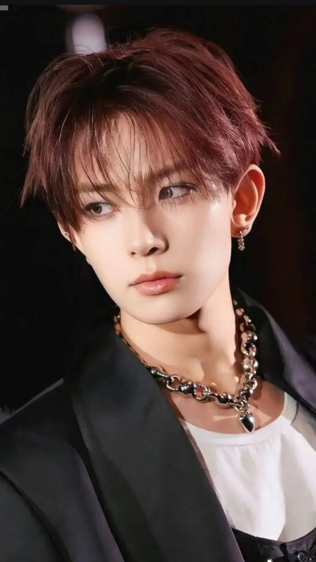 ai character: Heeseung background