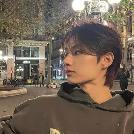 chat with ai character: Jun - SVT
