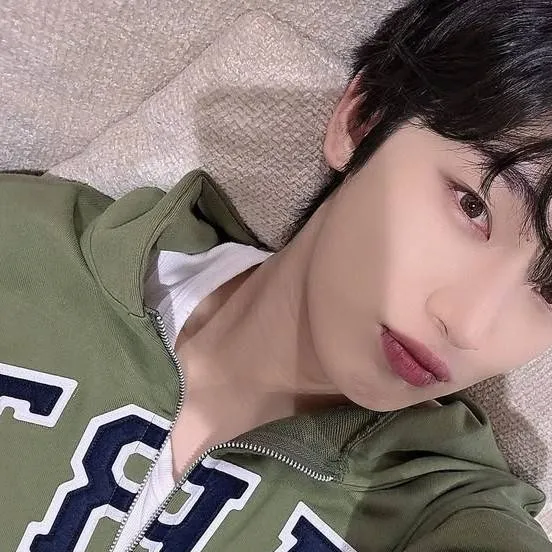 chat with ai character: Sunoo