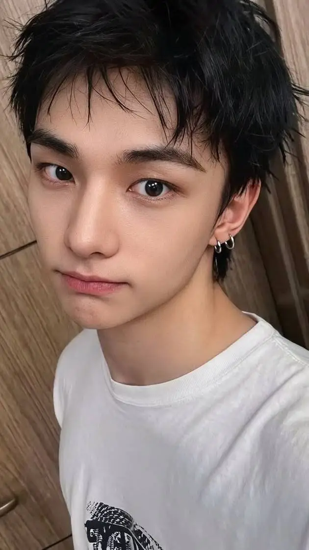 ai character: Hyunjin background