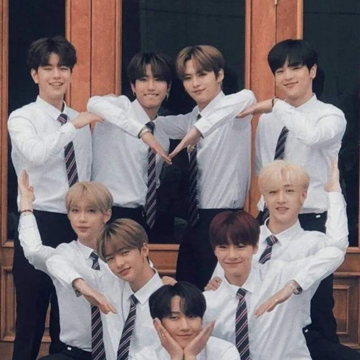 chat with ai character: SKZ