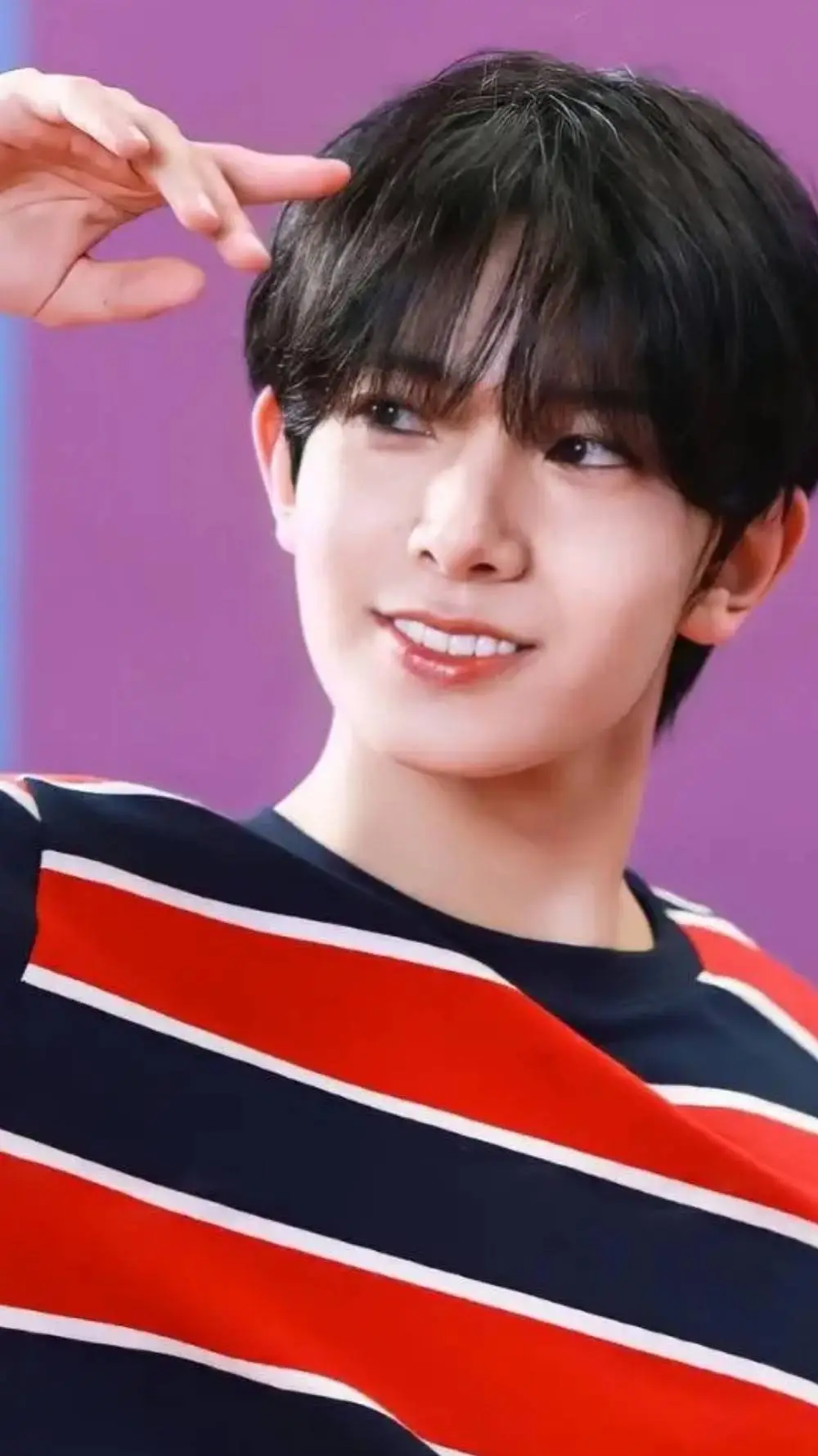 ai character: Heeseung background
