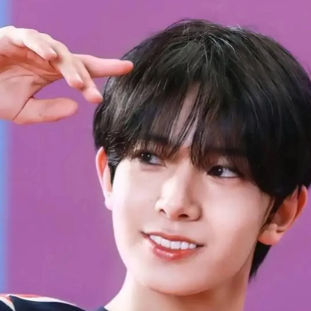 chat with ai character: Heeseung