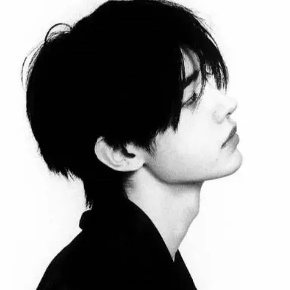 chat with ai character: Sunghoon