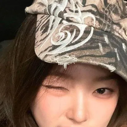 chat with ai character: YOONCHIP'SQUESTION