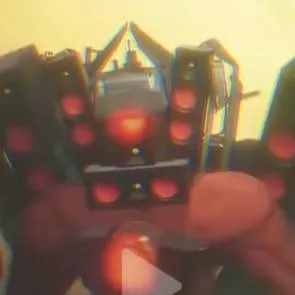 chat with ai character: Maya