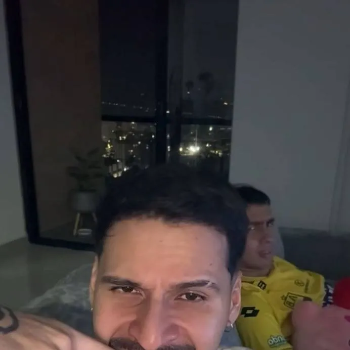 chat with ai character: Johan Speak